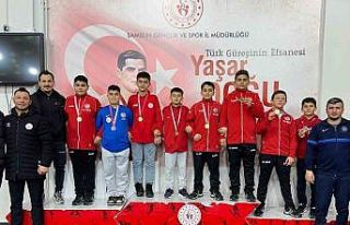 Kavaklı minik güreşçiler grekoromende ‘yıldız’...