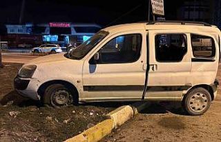 Kaza geçiren Milletvekili Yurdunuseven’in tedavisi...