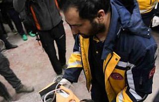 Kendi idrarını içerek 260 saat enkaz altında hayata...