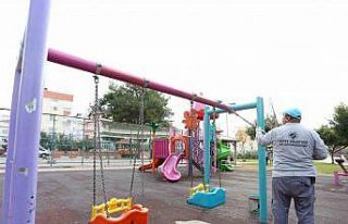 Kepez’de parklara rötuş: 64 park yenilendi