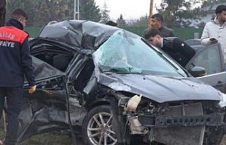 Kilis’te otomobil ile otobüs çarpıştı: 1’i...