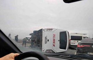 Kırklareli’nde işçileri taşıyan servis devrildi:...