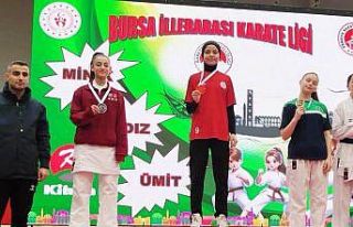 Körfezli karateciler Bursa’dan 9 madalyayla döndü