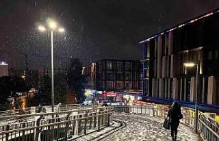 Küçükçekmece’de kar yağışı etkili oluyor