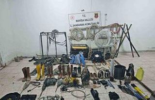 Kula’da kaçak kazıya jandarma engeli