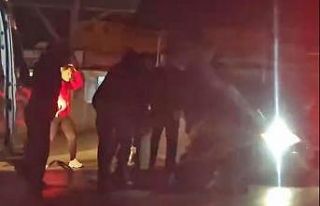 Kuşadası’nda motosiklet ile otomobil çarpıştı:...