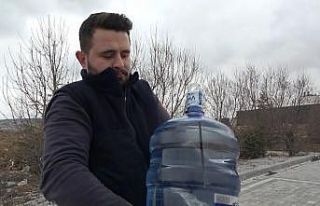 Kütahya’da Sırma su damacanasından fırça çıktı