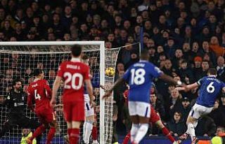 Liverpool derbisinde Everton 90+8’de puanı kaptı