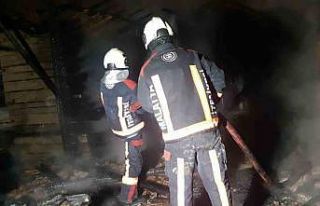 Malatya’da hasarlı binada yangın