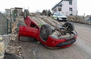 Malatya’da istinat duvarına çarpıp ters dönen...