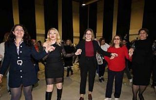 Manisalı kadınlar gönüllerince eğlendi