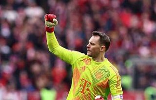 Manuel Neuer, Bayern’le sözleşmesini 2026’ya...