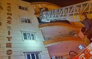 Mardin’de ev yangınında 4 kişi dumandan etkilendi