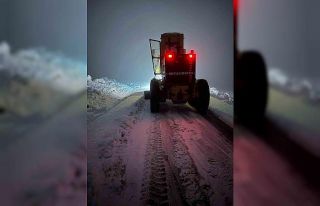 Mardin’de yollarda kar temizleme çalışmaları...