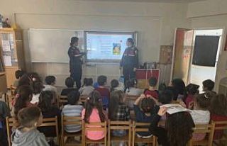 Mayın arama köpeği Türlü, çocuklarla buluştu