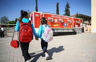 MediaMarkt Ateşböceği öğrenim tırlarında bir...