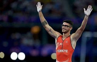 Milli atlet Ersu Şaşma, Fransa’da şampiyon oldu