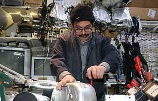 Modern çağa yenik düşen radyolar, doğal afetlerde...