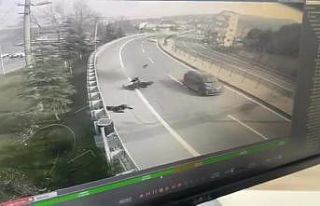 Motosikletlinin öldüğü feci kaza kamerada