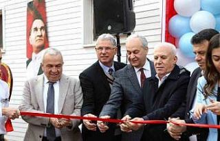 Mudanya kapalı yüzme havuzu açıldı