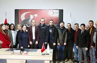 Mudanya Kızılay Şubesi Başkanı Mustafa Bayram,...