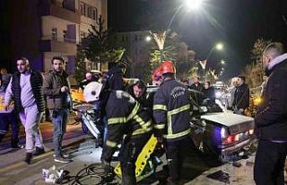 Nevşehir’de iki Mercedes otomobil çarpıştı:...