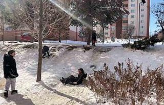 Niğde’de okullar tatil oldu, karın keyfini çocuklar...