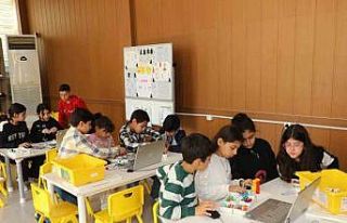 Nizip Bilim Merkezi’nde çocuklar geleceğe umutla...
