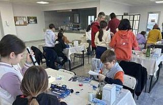 Öğrenciler, üretimi yerinde inceledi