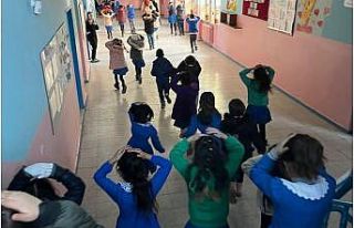 Öğrencilere deprem tatbikatı düzenlendi