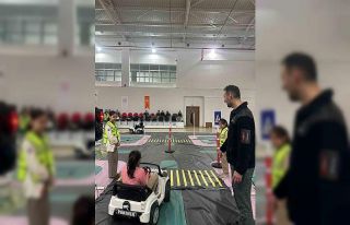 Öğrencilere trafik eğitimi