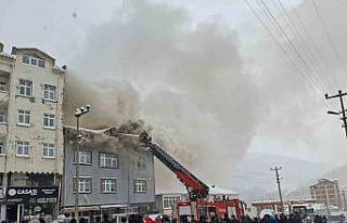 Ordu’da 3 katlı apartmanın çatı katı alevlere...