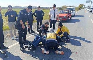 Otomobil ile çarpışan motosikletin sürücüsü...