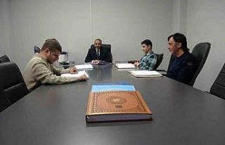 Parmakları gözleri oldu