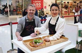 Pizza yapımı için 120 kişi bir araya geldi