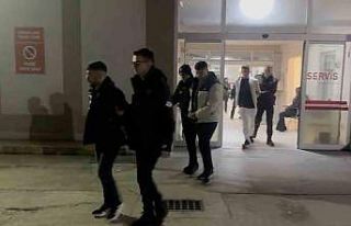 Polisten kaçmak isterken kaza yaptılar