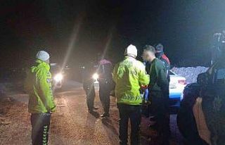 Polisten kaçtı, aracından 30 adet sentetik ecza...