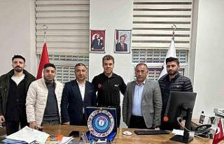 Sağlık-Sen Şırnak Şubesinden İşlek’e plaket