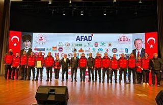 SAK-E ekibine arma teslim töreni