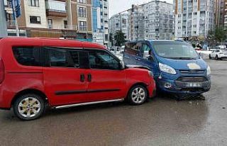 Samsun’da iki dolmuş çarpıştı: 1 yaralı