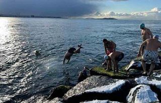 Sarayburnu Fatihleri karlı havaya aldırış etmedi:...