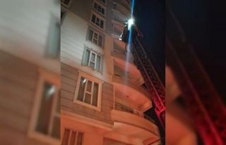 Siirt’te 10 katlı binada yangın: 20 kişi dumandan...