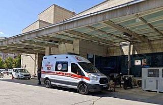 Siirt’te 2 otomobil çarpıştı, 3 kişi yaralandı