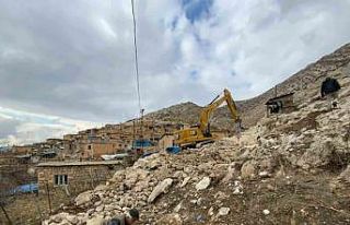 Siirt’te 30 yıl sonra o köye mahalle yolu yapılıyor