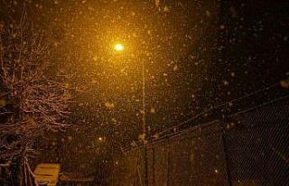 Siirt’te kar yağışı şehri beyaza bürüdü