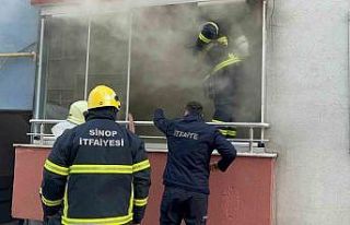 Sinop’ta 5 katlı binada yangın paniği