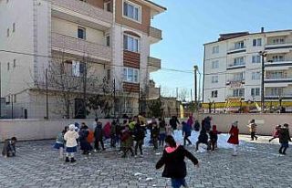 Sinop’ta kar çocukların ayağına getirildi