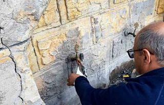 Soğuk hava çeşmeleri dondurdu