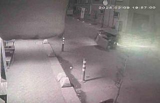 Sokağa ani çıkan çocuğa motosiklet çarptı,...