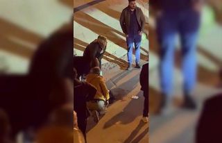 Sokak ortasında eski eşini bıçakladı